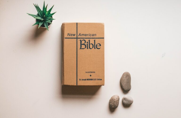 Which Gospel Contains The Account Of The Resurrection Of Lazarus?