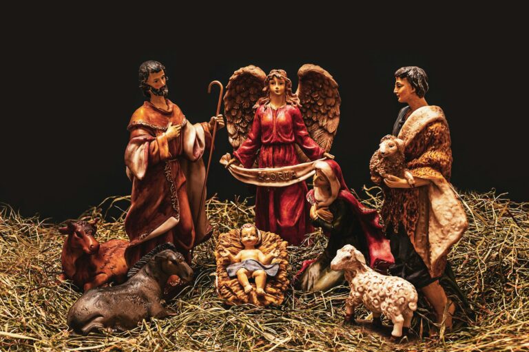 Awaiting The Manger: Whispers Of Advent In The Old Testament By Ocieanna Fleiss
