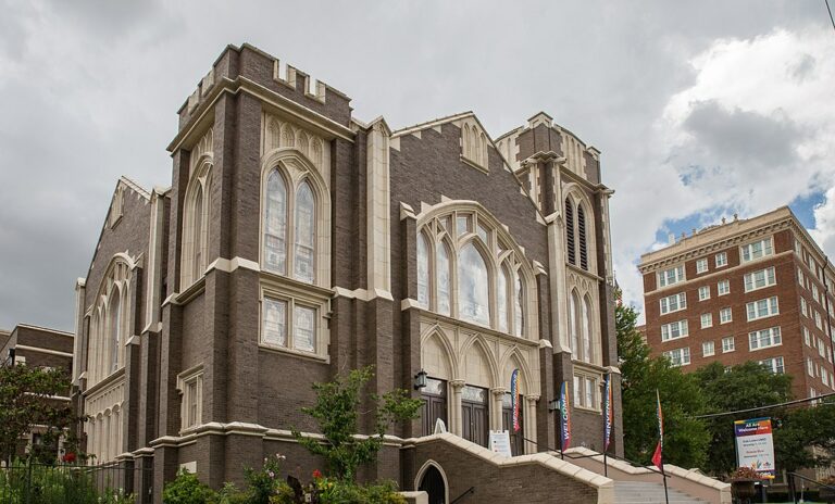 Church Leaders Urge Discipline After Pastor Ousting