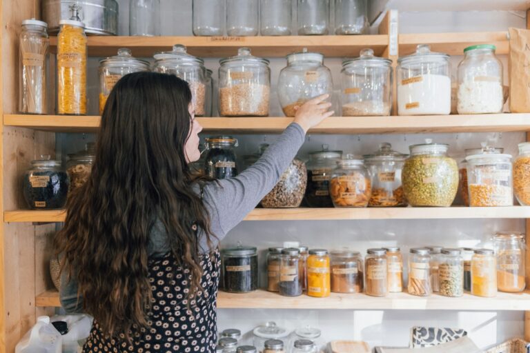 The Empty Pantry Miracle That Brought an Entire Florida Town to Its Knees
